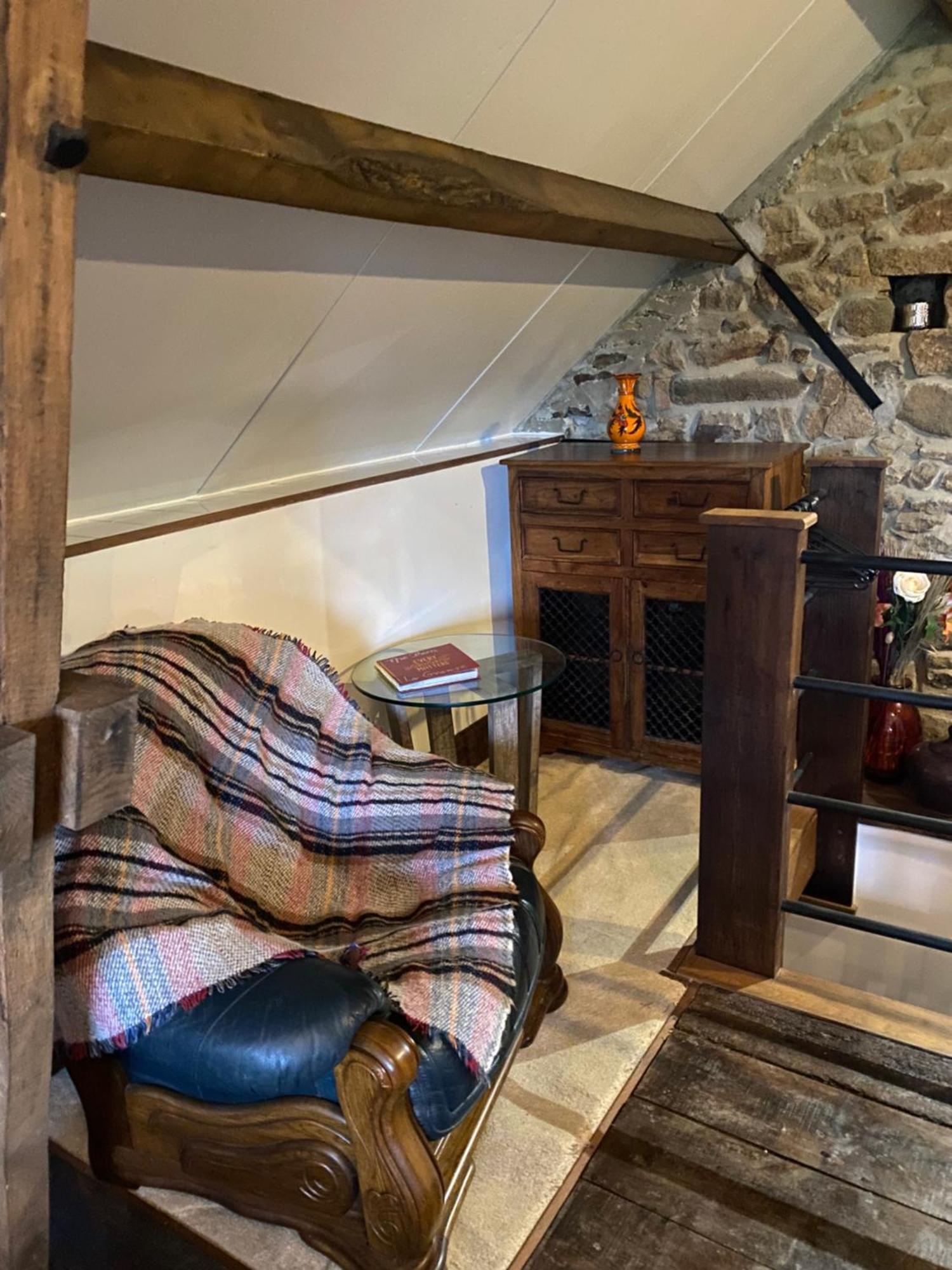 Spacious, Rustic Studio Space For 2 Persons Saint-Cyr-du-Bailleul Εξωτερικό φωτογραφία
